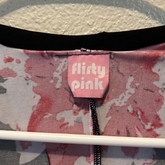 Flirty Pink small Shaw sweater - Picture 3 of 3